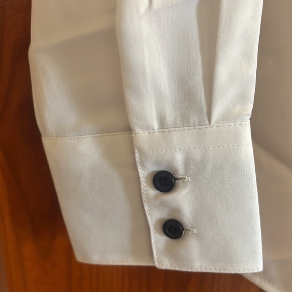 Fitted White Button Down Blouse with black buttons - Picture 4 of 5